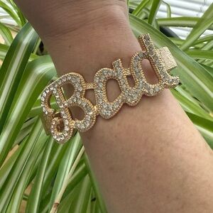 DaVinci Gold Rhinestone Baddie Stretch Bracelet NEW
One Size